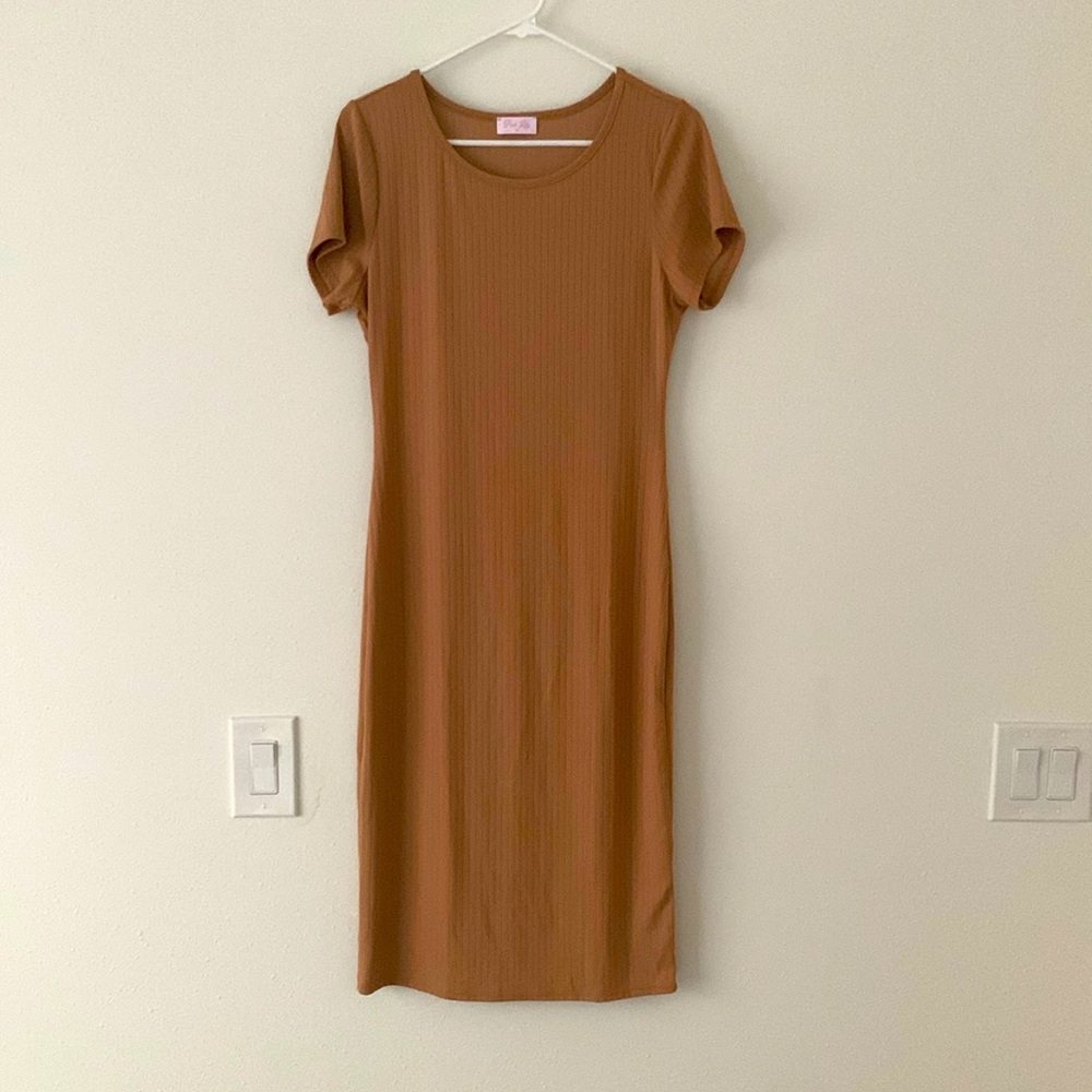 Pink Lily Midi Tan Form-Fitting Dress